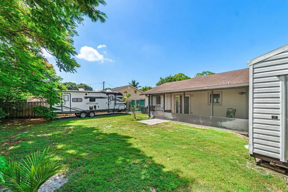 7442 Canal Drive Lake Worth, FL 33467