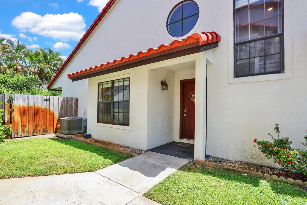 13483 FOUNTAIN VIEW BOULEVARD Wellington, FL 33414