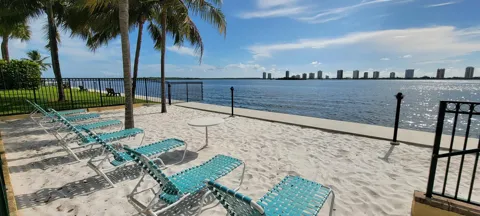 1125 Lake Shore Drive #202