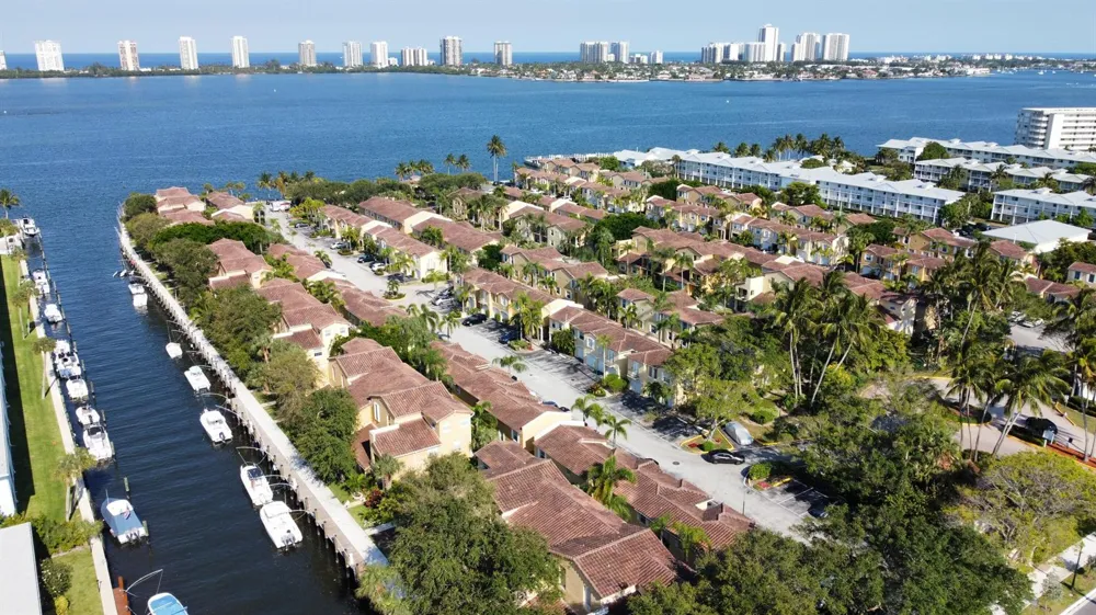 1125 Lake Shore Drive #202 Lake Park, FL 33403