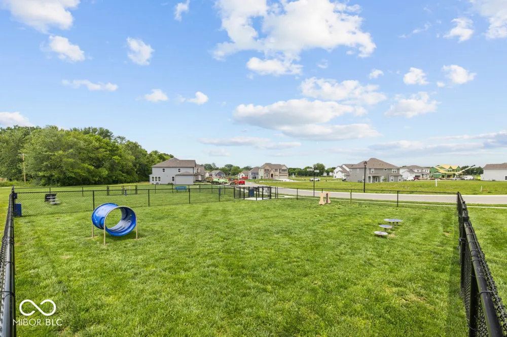 975 Vineyard Way Greenwood, IN 46143