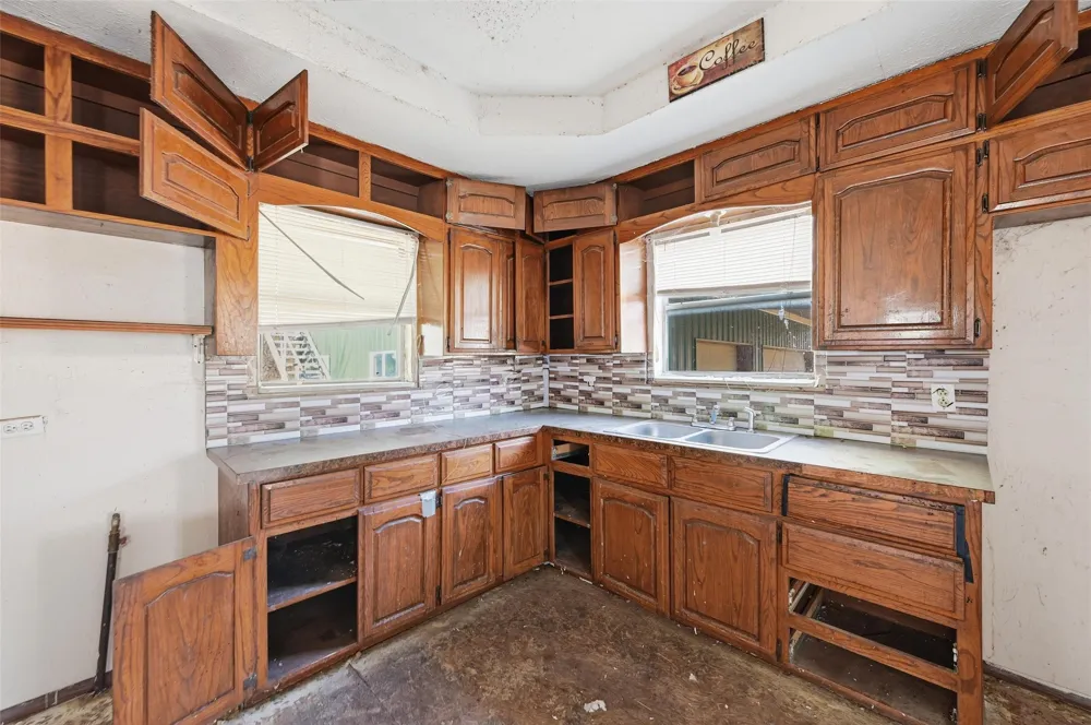 604 S Spears Street Alvarado, TX 76009