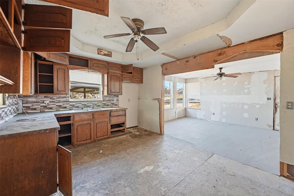 604 S Spears Street Alvarado, TX 76009