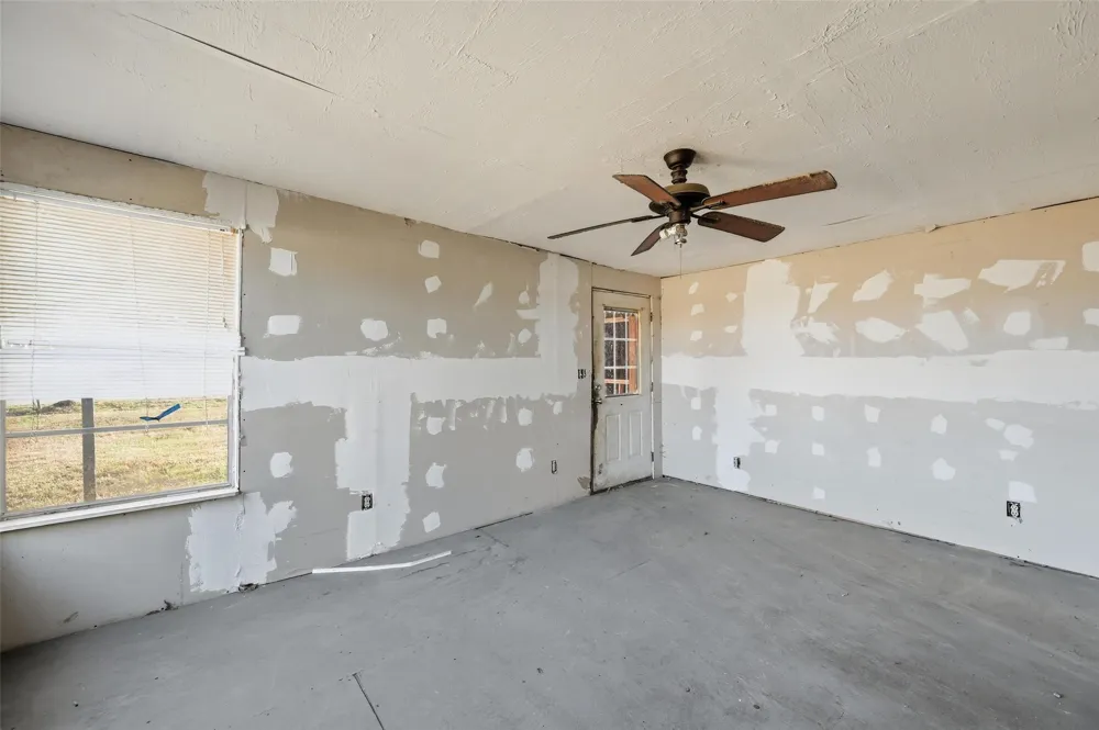 604 S Spears Street Alvarado, TX 76009