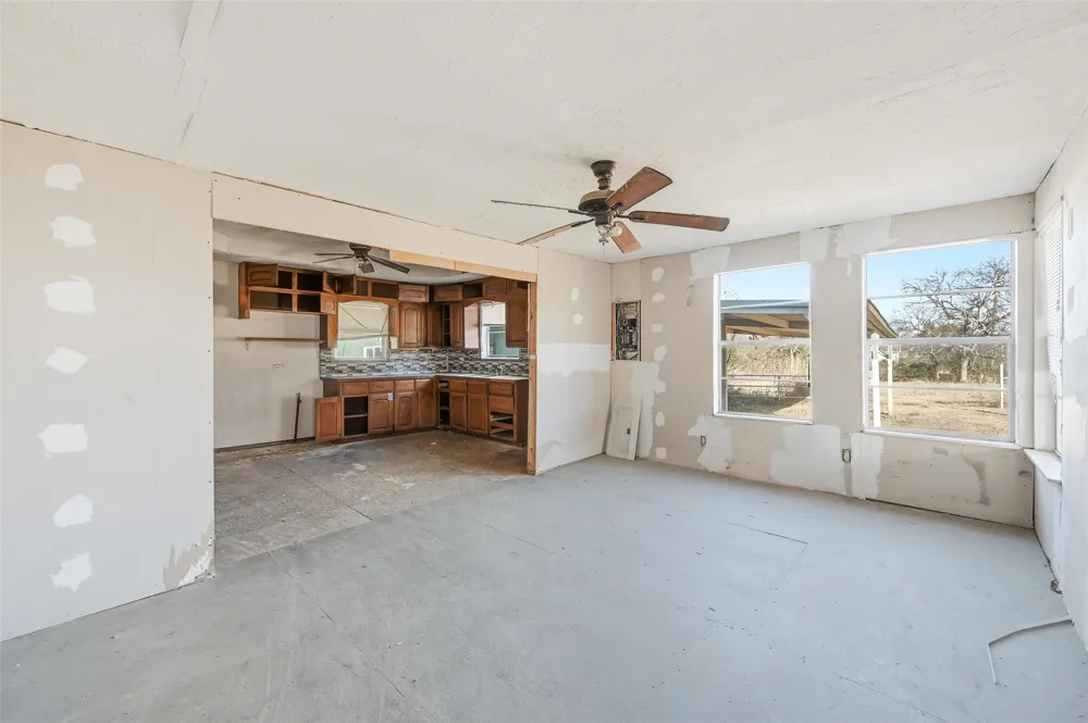 604 S Spears Street Alvarado, TX 76009