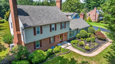 8 TREE FARM COURT