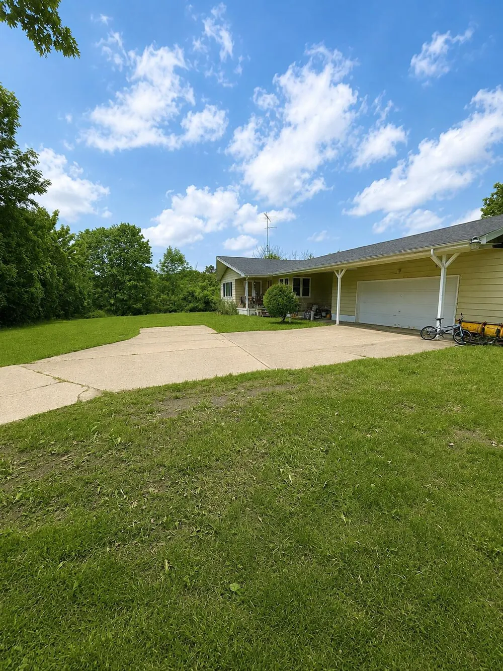 12215 Leonard Road Nunica, MI 49448