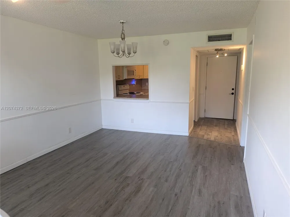 9471 Evergreen Pl #106 Davie, FL 33324