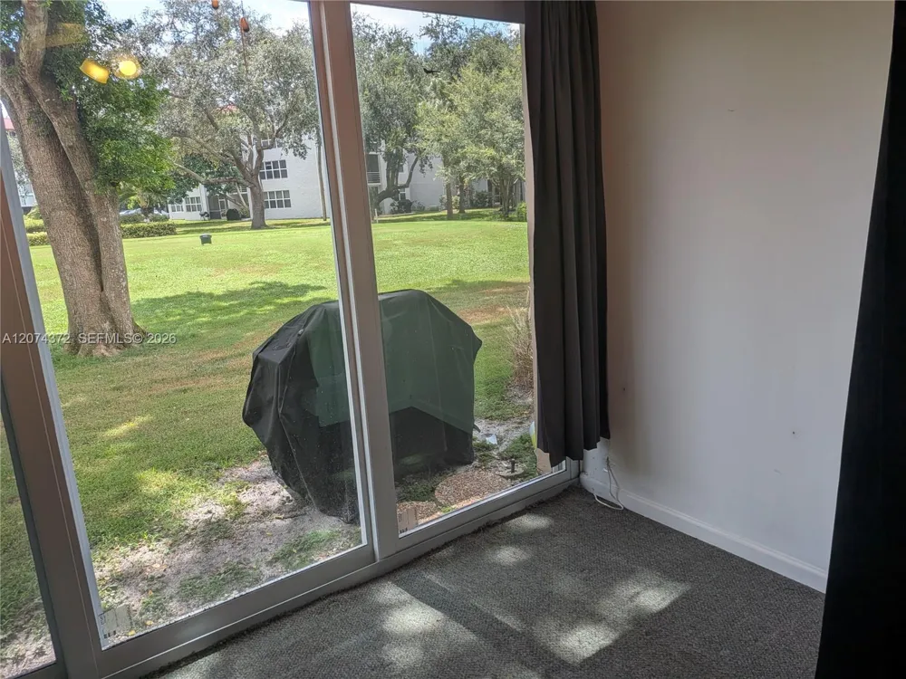 9471 Evergreen Pl #106 Davie, FL 33324