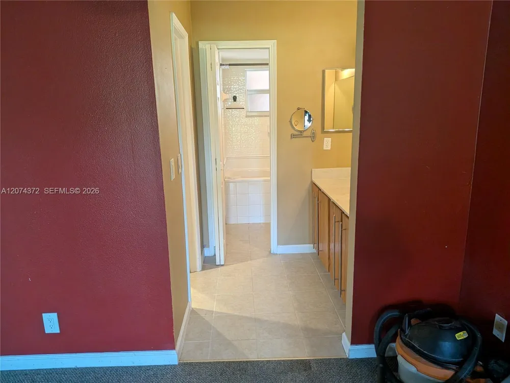 9471 Evergreen Pl #106 Davie, FL 33324