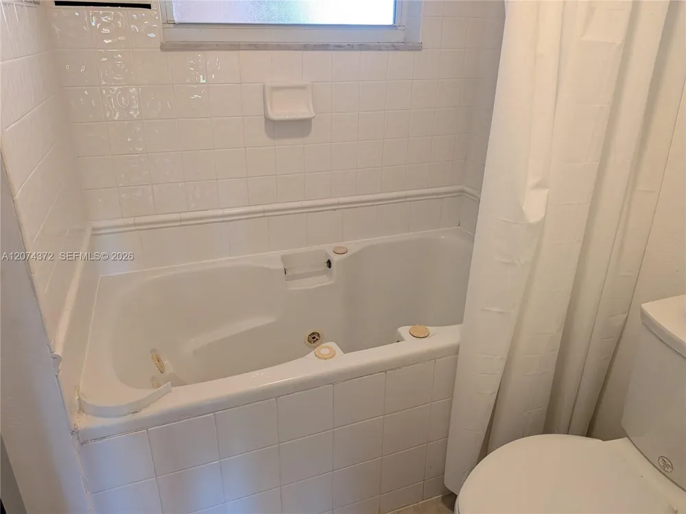 9471 Evergreen Pl #106 Davie, FL 33324