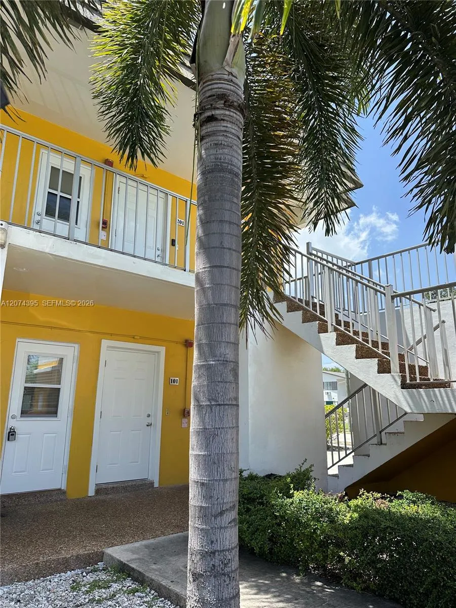 2822 Van Buren St #101 Hollywood, FL 33020
