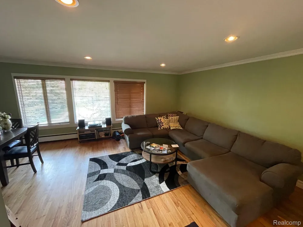 359 CONCORD PL APT 4 Bloomfield Charter Township, MI 48304