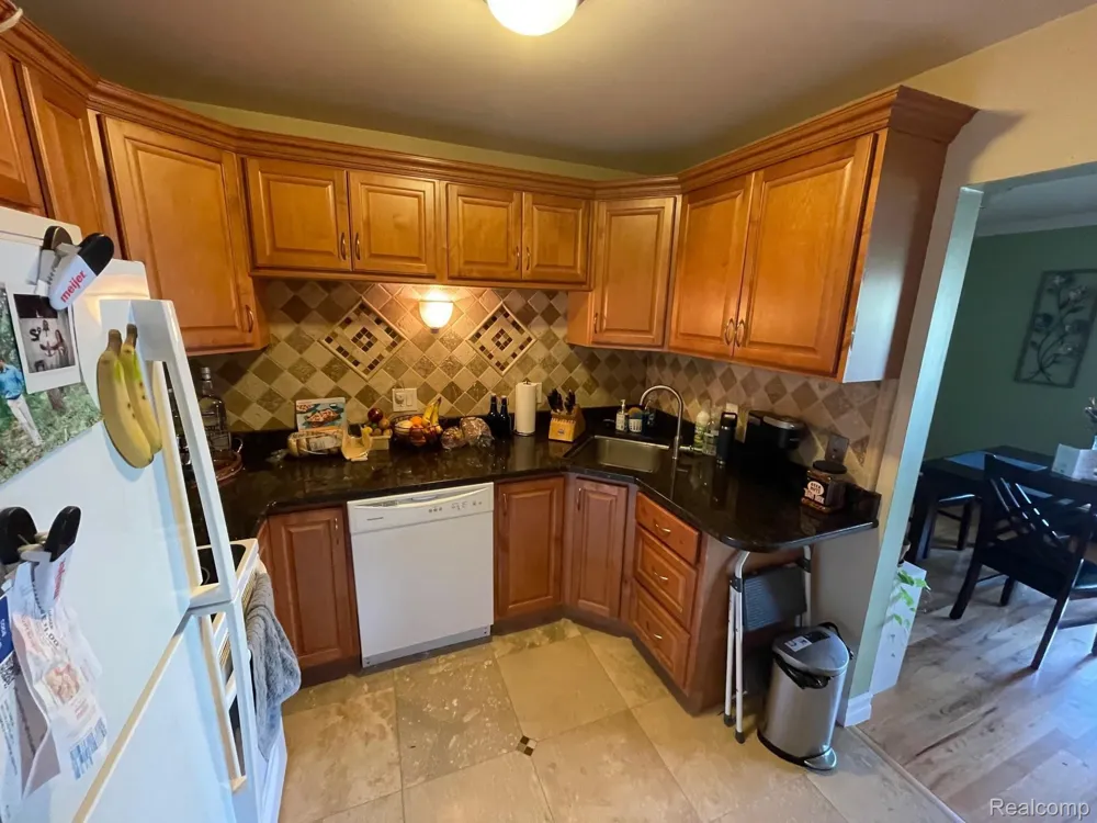 359 CONCORD PL APT 4 Bloomfield Charter Township, MI 48304