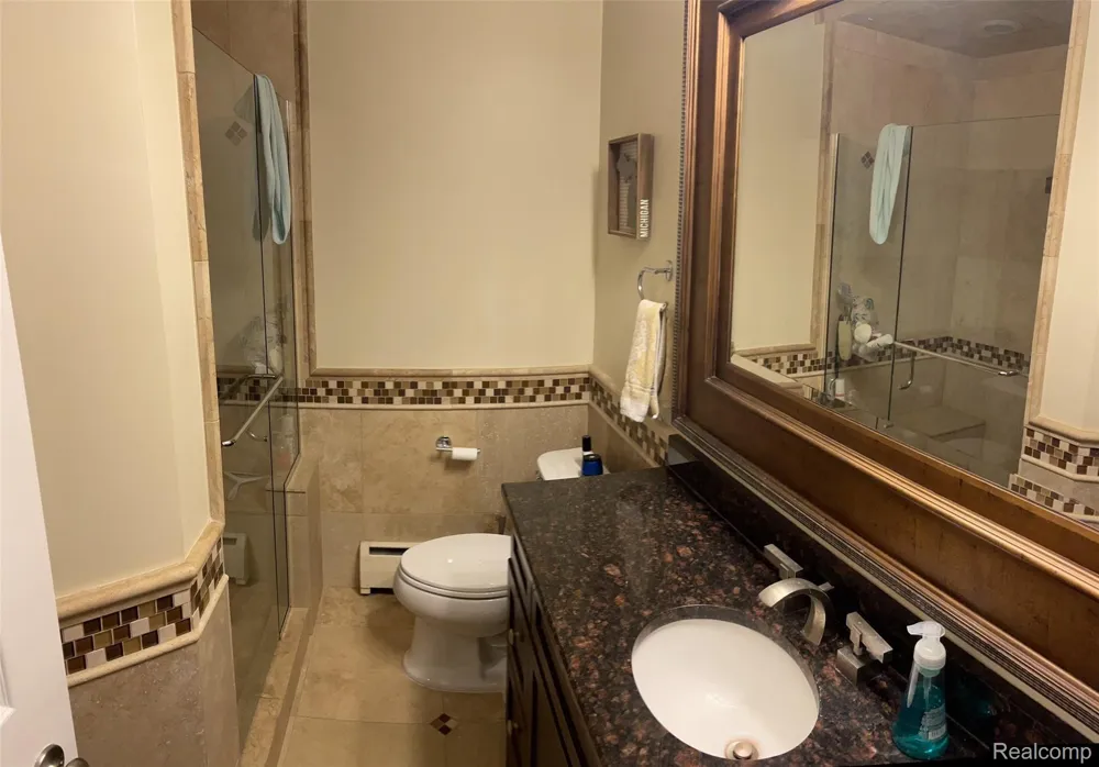 359 CONCORD PL APT 4 Bloomfield Charter Township, MI 48304