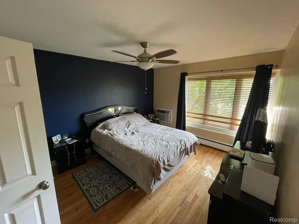 359 CONCORD PL APT 4 Bloomfield Charter Township, MI 48304