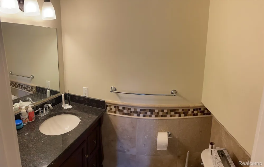 359 CONCORD PL APT 4 Bloomfield Charter Township, MI 48304