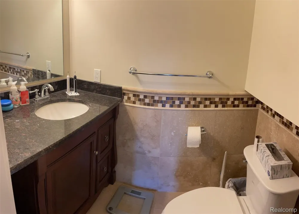 359 CONCORD PL APT 4 Bloomfield Charter Township, MI 48304