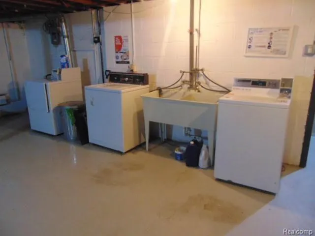 359 CONCORD PL APT 4 Bloomfield Charter Township, MI 48304
