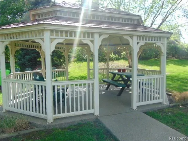 359 CONCORD PL APT 4 Bloomfield Charter Township, MI 48304