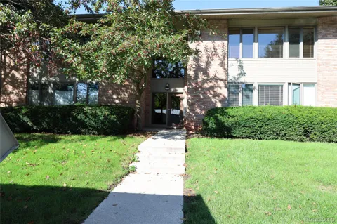 359 CONCORD PL APT 4