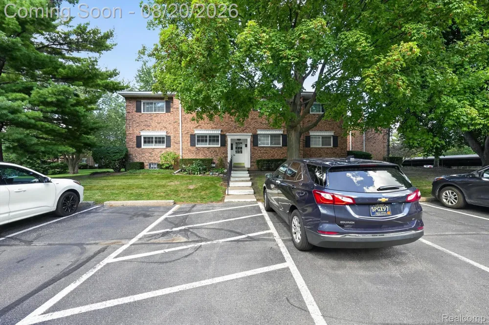 629 E Fox Hills Drive #44 Bloomfield Hills City, MI 48304
