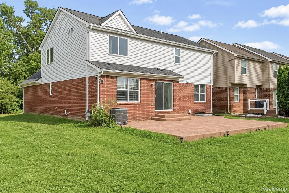 446 Cherry Stone Drive Canton Charter Township, MI 48188