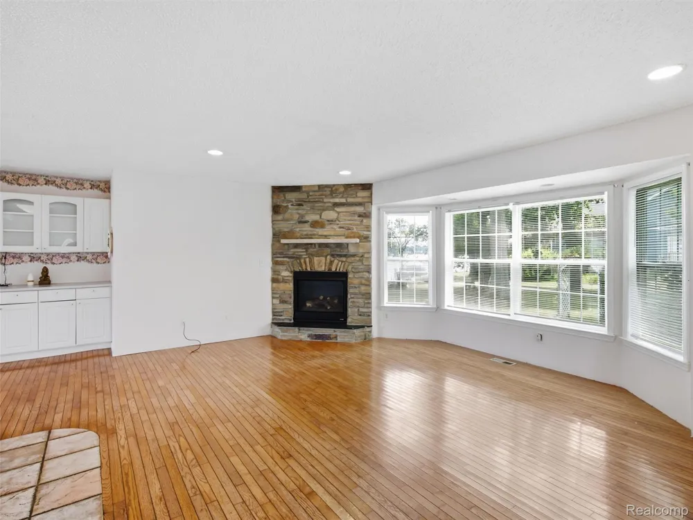 8954 Patrick Drive Springfield Charter Township, MI 48350