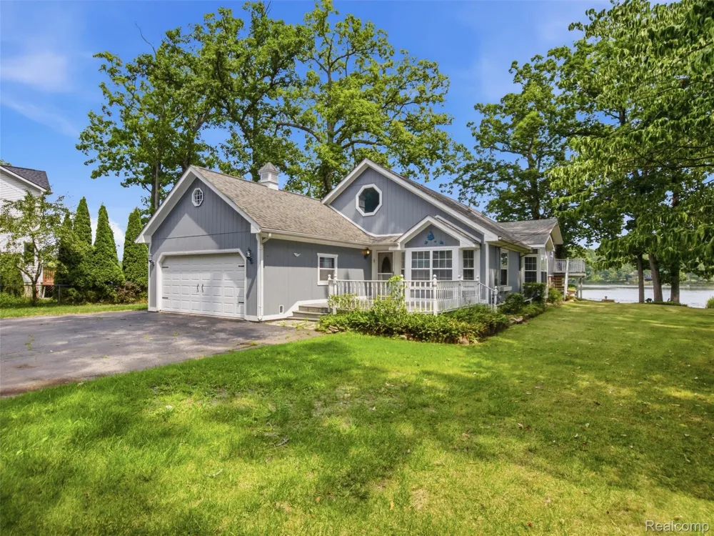 8954 Patrick Drive Springfield Charter Township, MI 48350