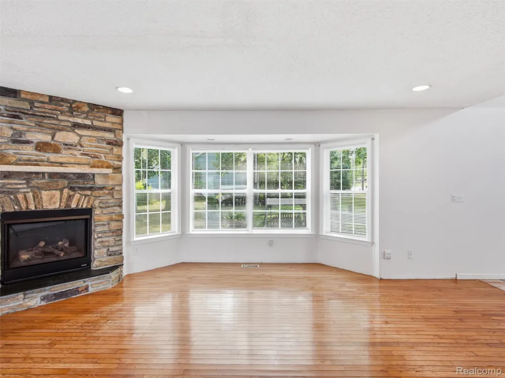 8954 Patrick Drive Springfield Charter Township, MI 48350