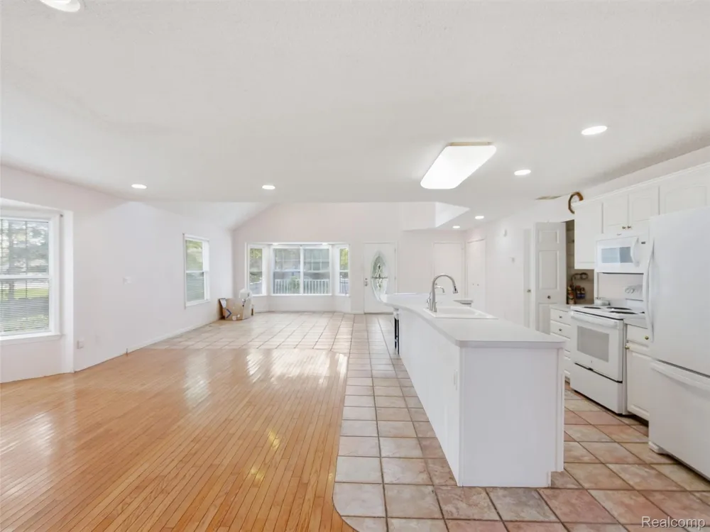 8954 Patrick Drive Springfield Charter Township, MI 48350