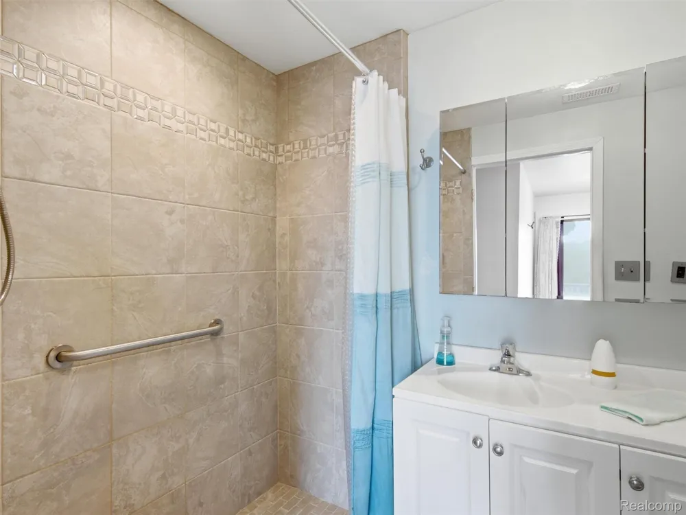 8954 Patrick Drive Springfield Charter Township, MI 48350