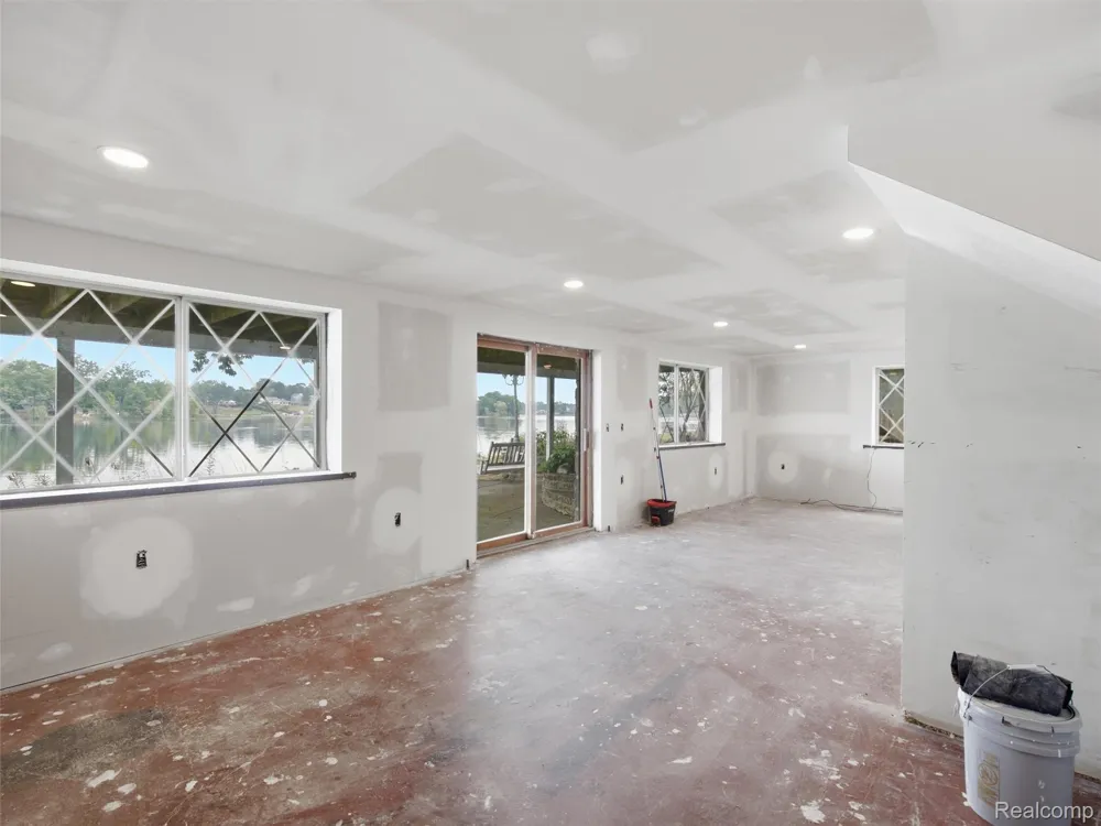 8954 Patrick Drive Springfield Charter Township, MI 48350