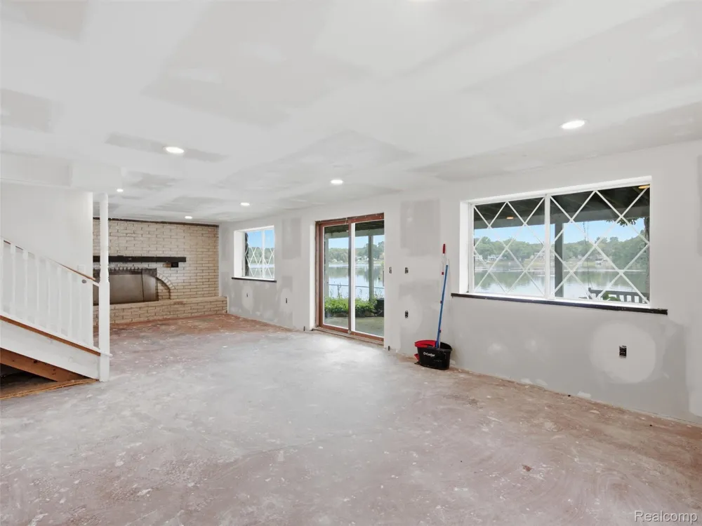8954 Patrick Drive Springfield Charter Township, MI 48350