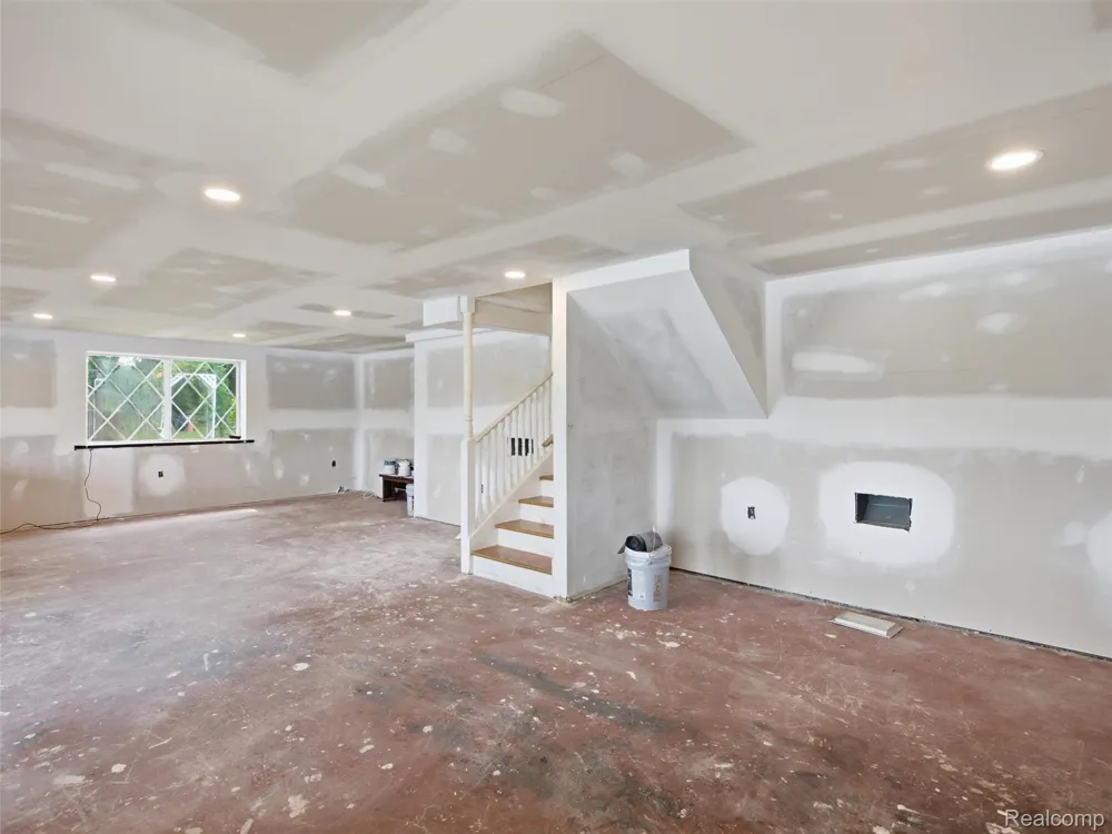 8954 Patrick Drive Springfield Charter Township, MI 48350