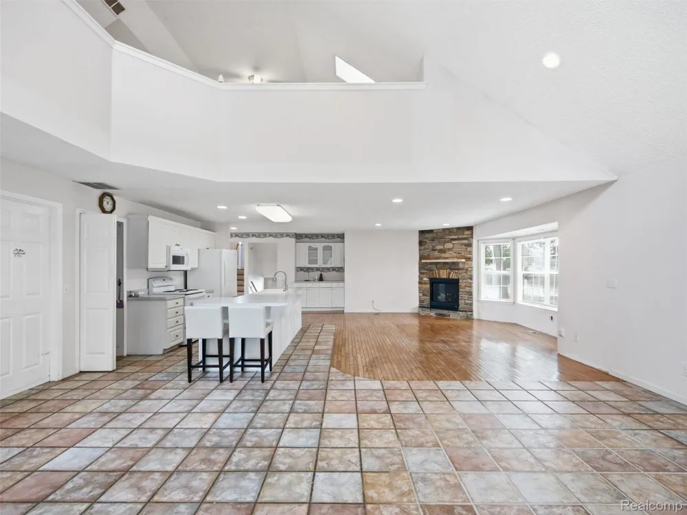 8954 Patrick Drive Springfield Charter Township, MI 48350