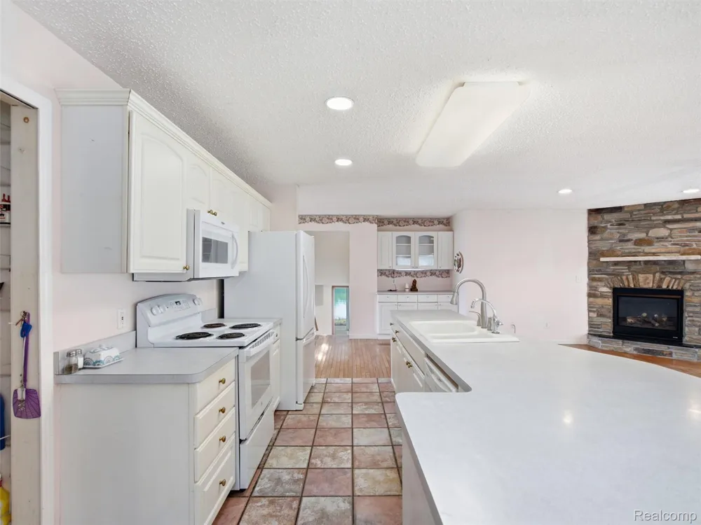 8954 Patrick Drive Springfield Charter Township, MI 48350