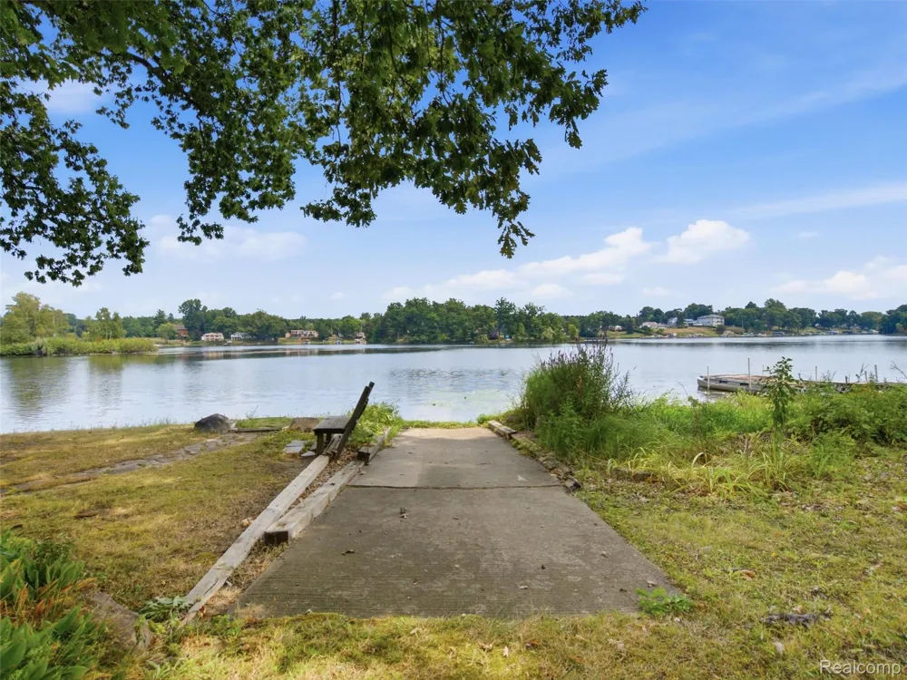 8954 Patrick Drive Springfield Charter Township, MI 48350