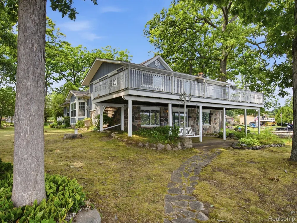 8954 Patrick Drive Springfield Charter Township, MI 48350