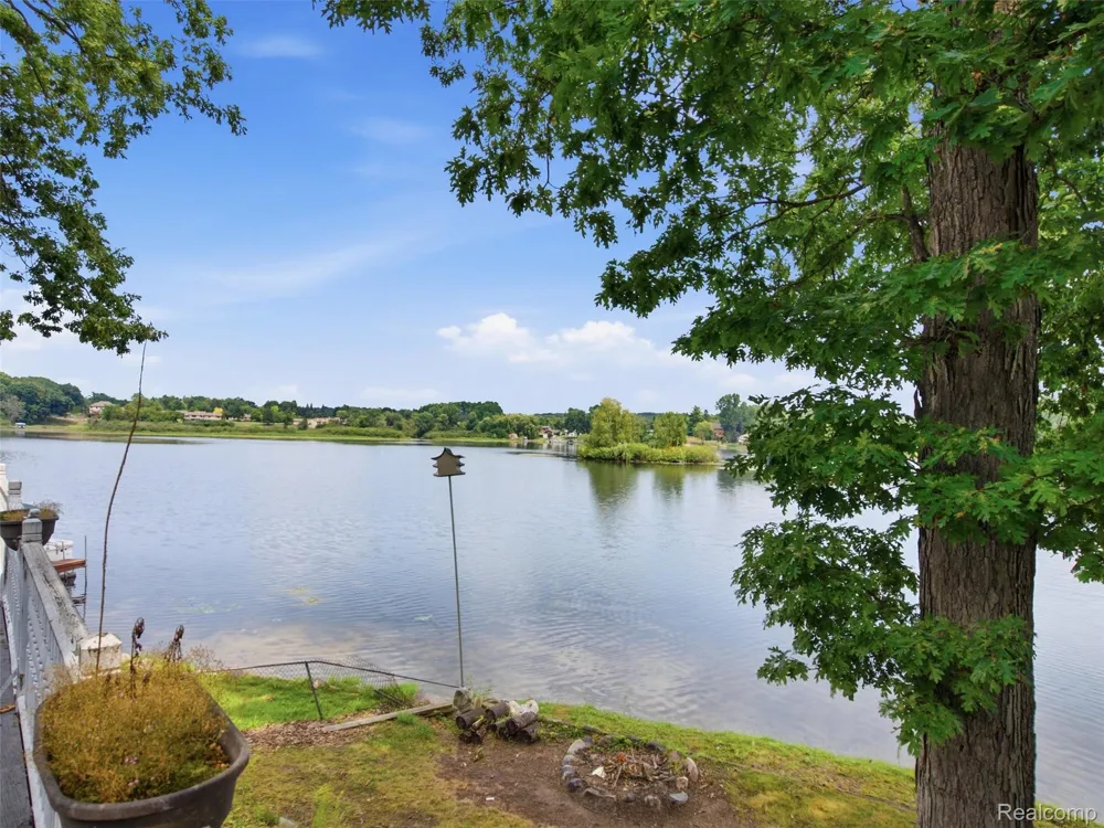 8954 Patrick Drive Springfield Charter Township, MI 48350