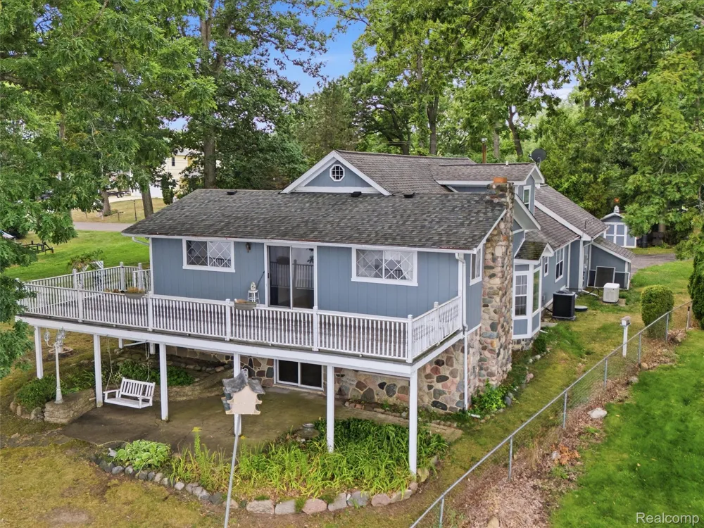 8954 Patrick Drive Springfield Charter Township, MI 48350