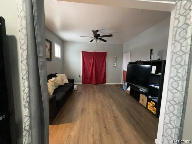 15389 Dexter Street Detroit City, MI 48238