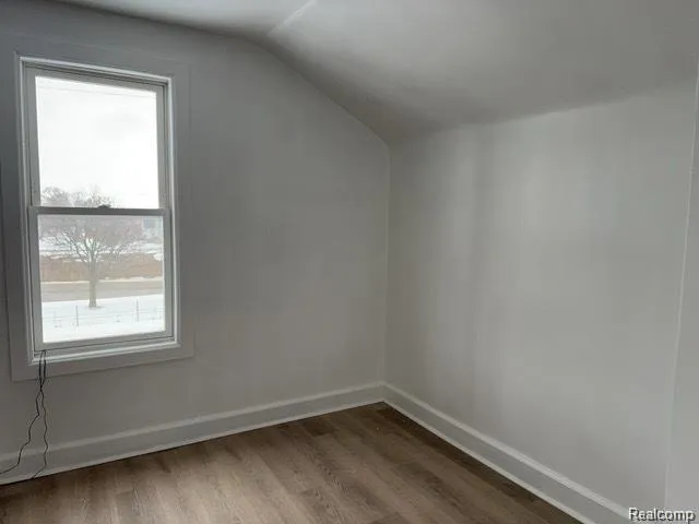 15389 Dexter Street Detroit City, MI 48238