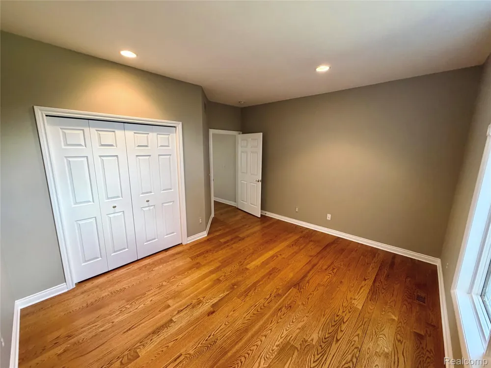 9360 Oakmont Drive Independence Charter Township, MI 48348