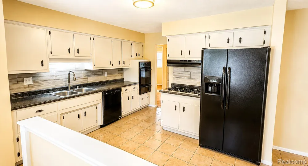 25055 Pierce Street Southfield City, MI 48075