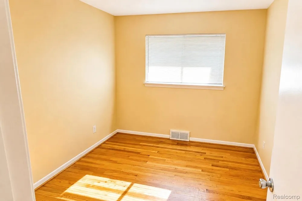 25055 Pierce Street Southfield City, MI 48075