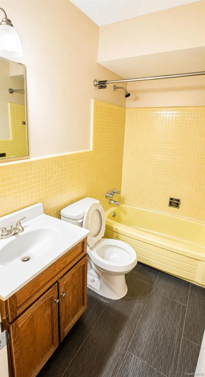 25055 Pierce Street Southfield City, MI 48075