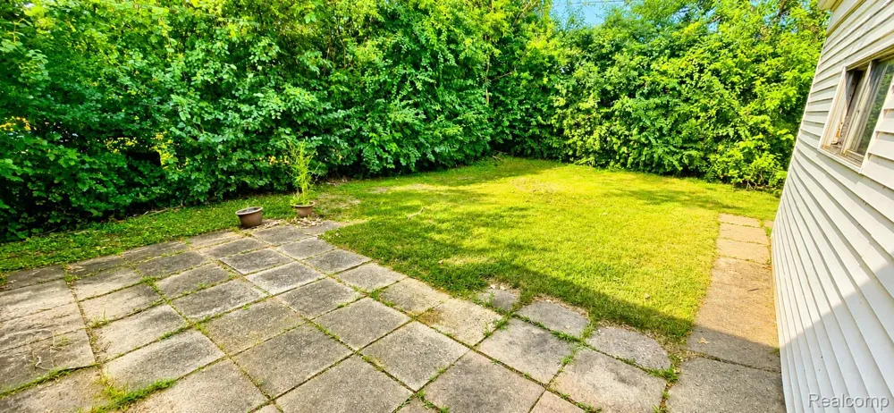 25055 Pierce Street Southfield City, MI 48075