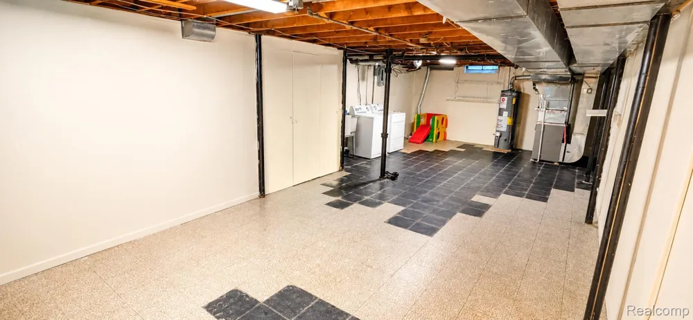 25055 Pierce Street Southfield City, MI 48075