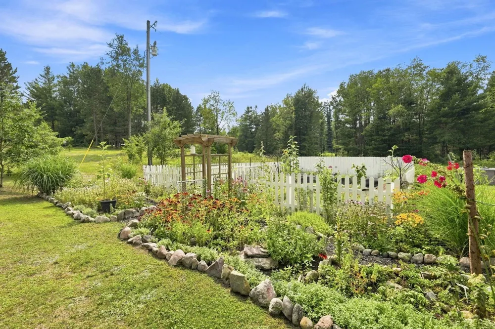 21222 21 Mile Road Burdell Township, MI 49688
